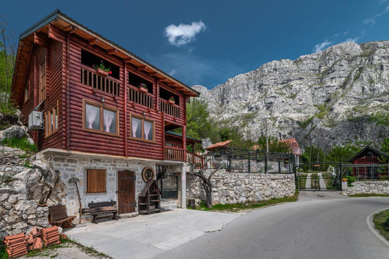 Nikšić Holiday Village Ostrog מראה חיצוני תמונה